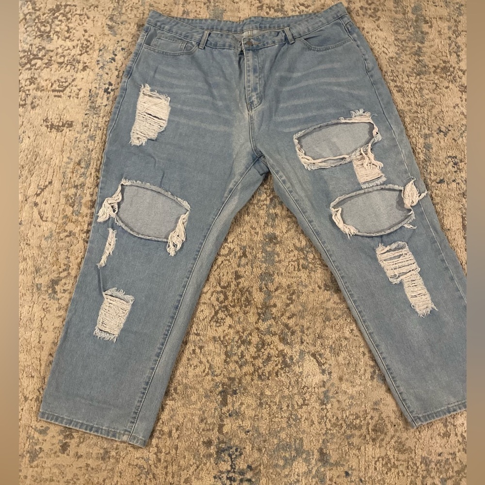 SHEIN distressed women’s size 4xl light washed jeans standard size length